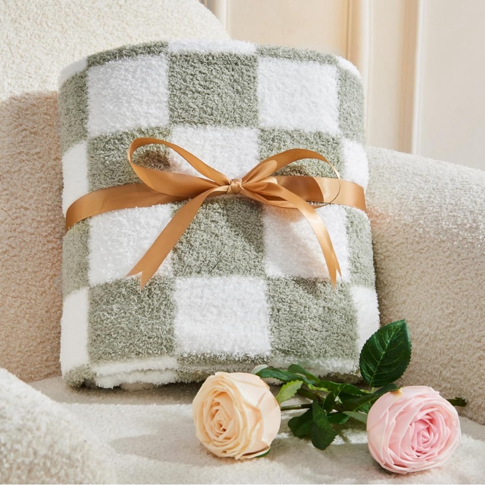 Wrensonge Checkered Blanket - Ultra Soft Cozy Knit Fluffy Blanket